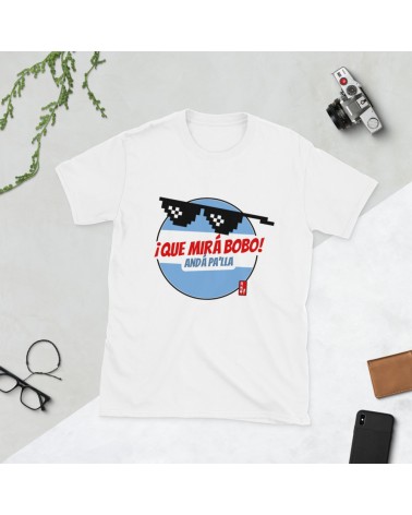 Que Mira Bobo - Camiseta de manga corta unisex